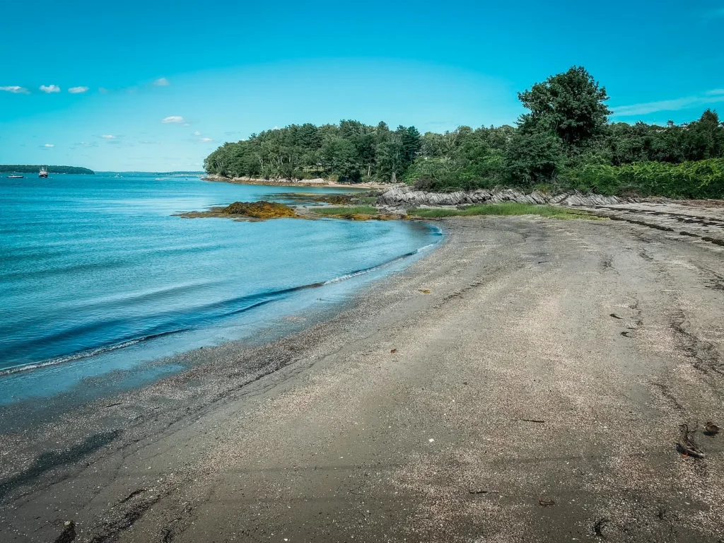 How to plan a trip to New England: Beach in Maine